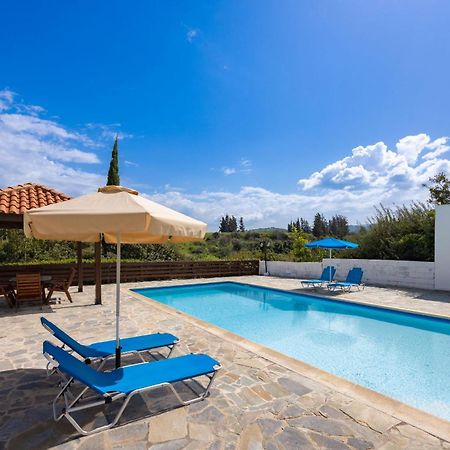 Villa Ira Finiki Lachi Exterior photo
