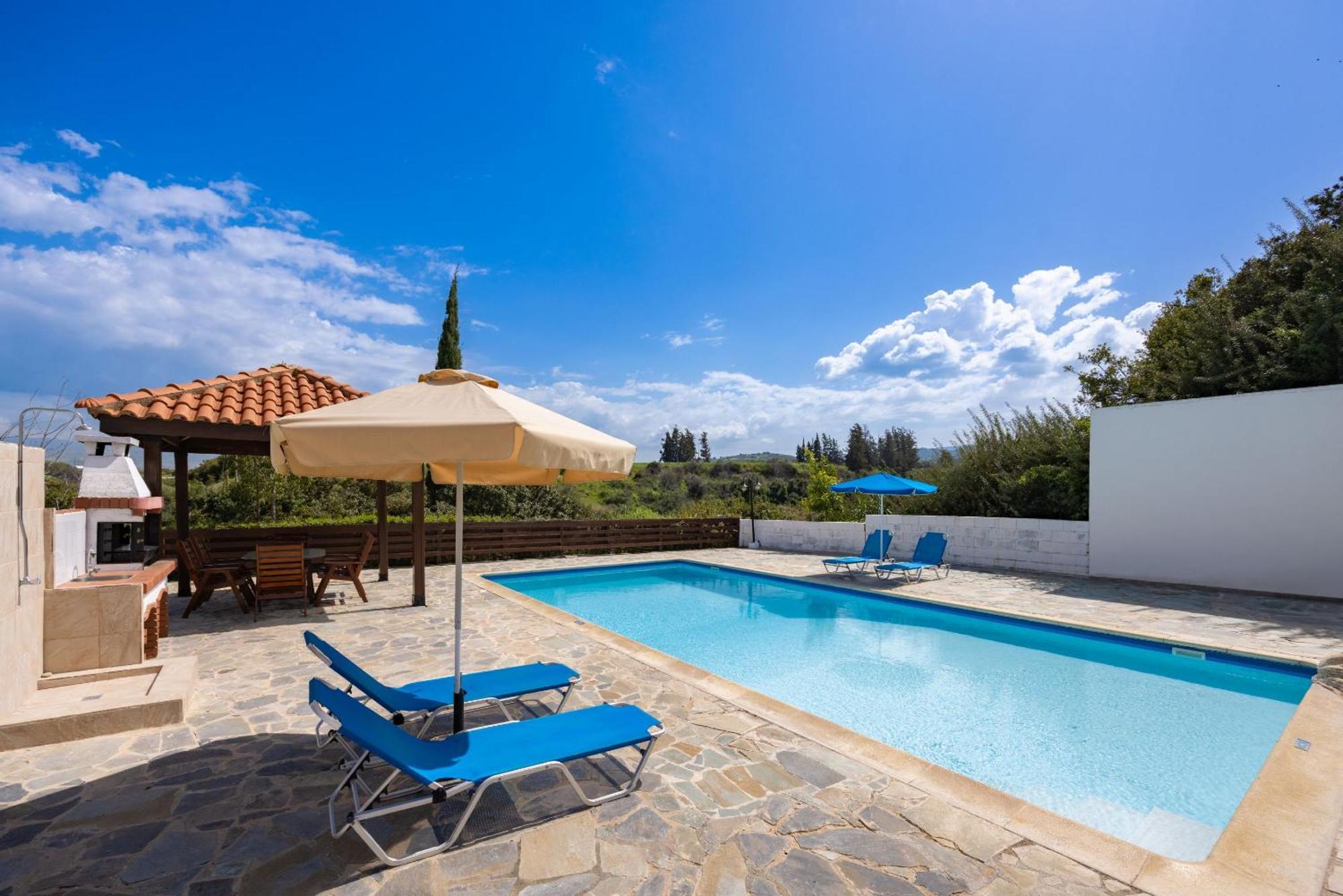 Villa Ira Finiki Lachi Exterior photo