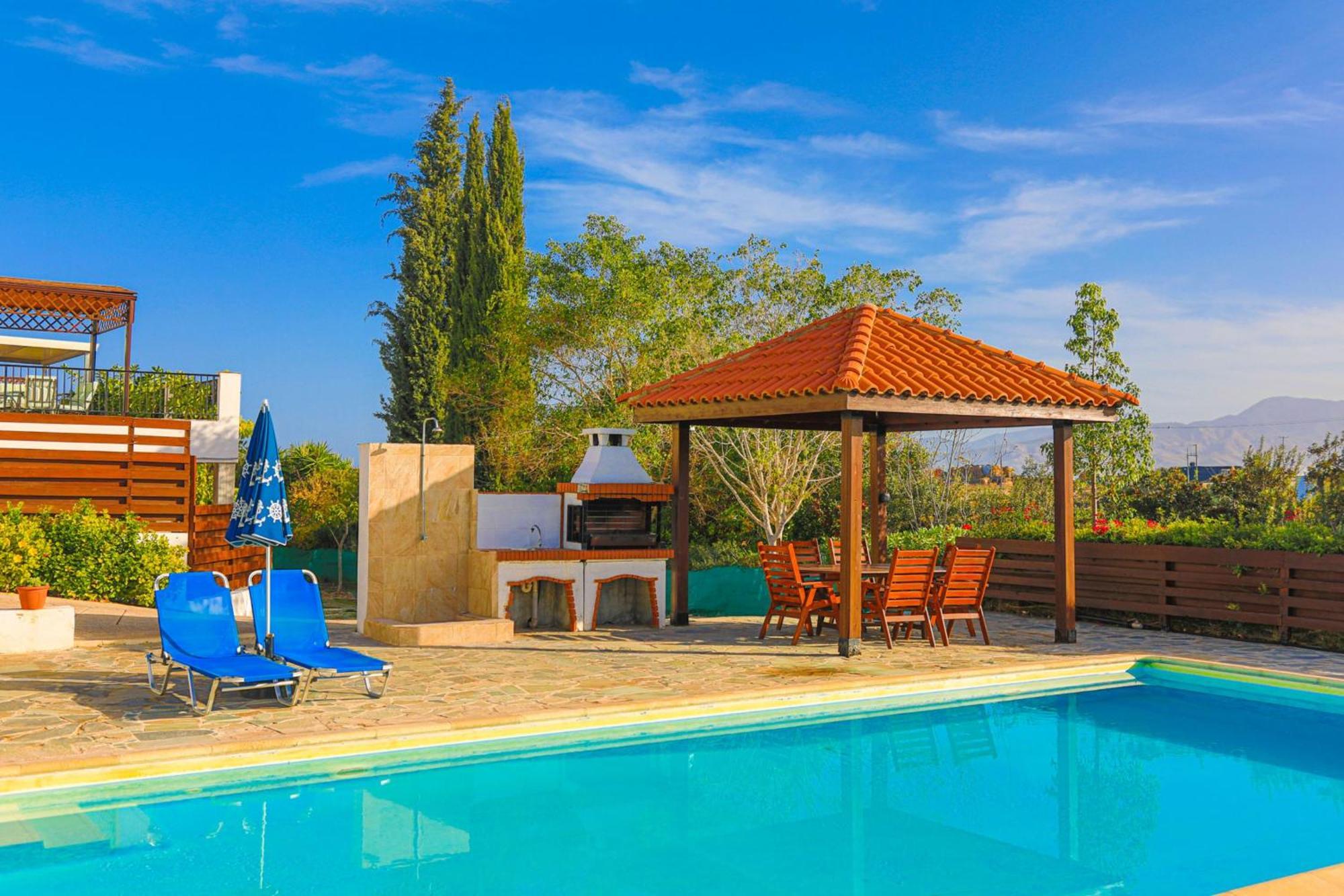 Villa Ira Finiki Lachi Exterior photo