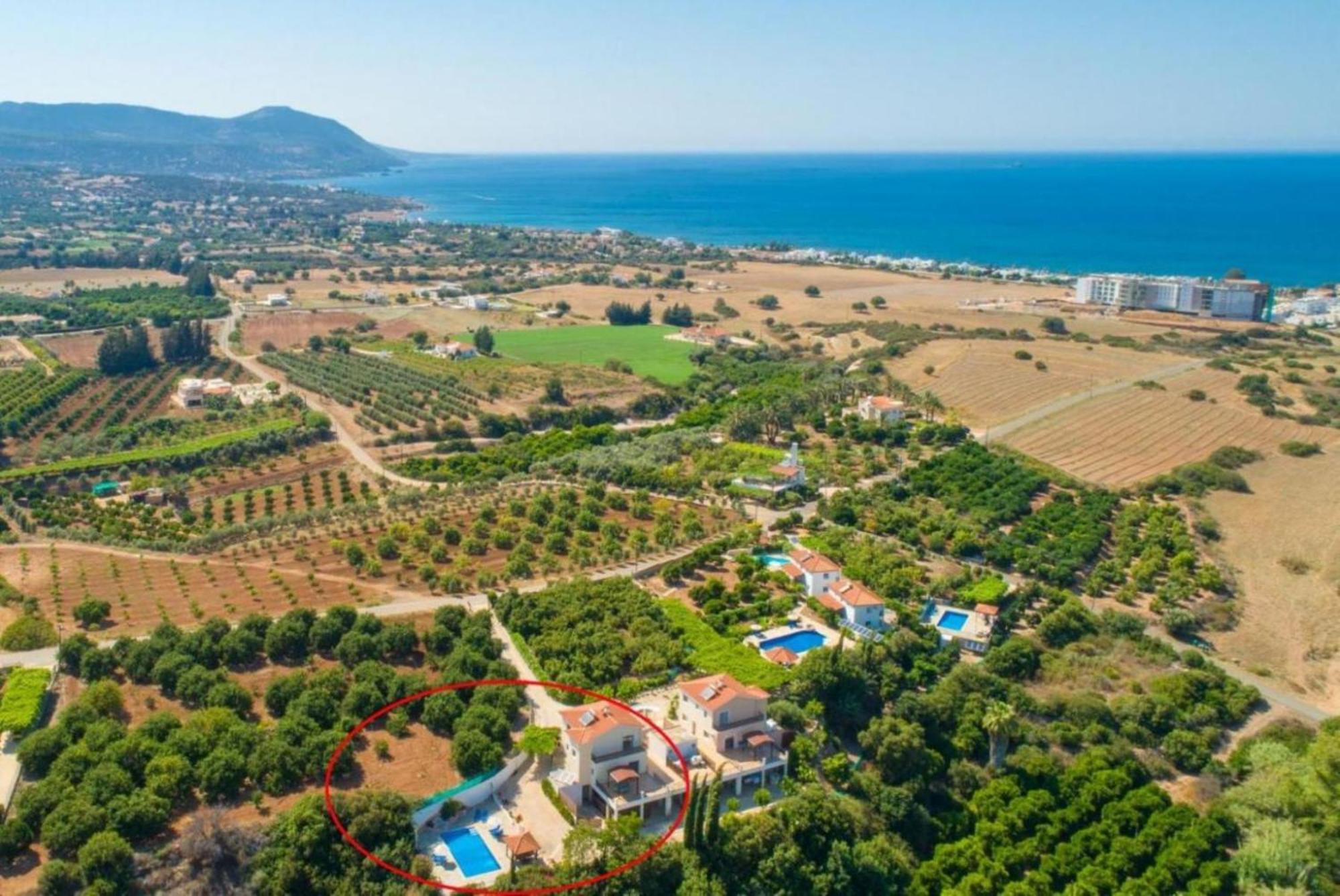 Villa Ira Finiki Lachi Exterior photo